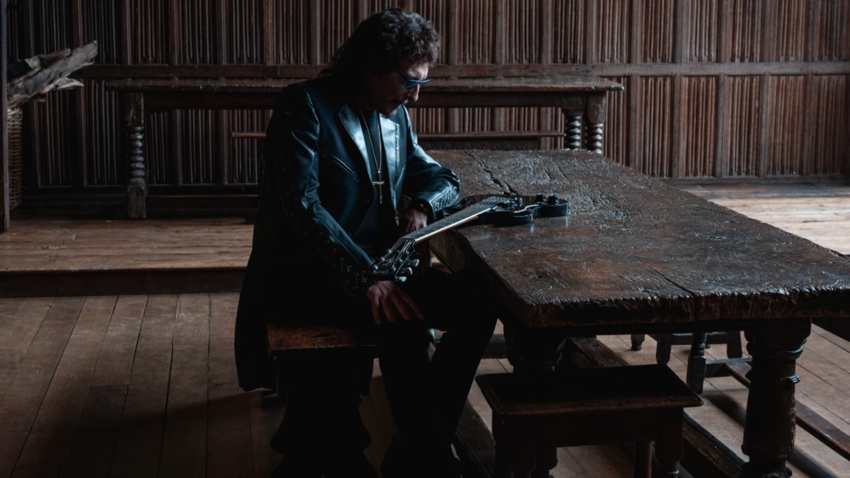 Tony Iommi lança novo álbum "From The Dark"
