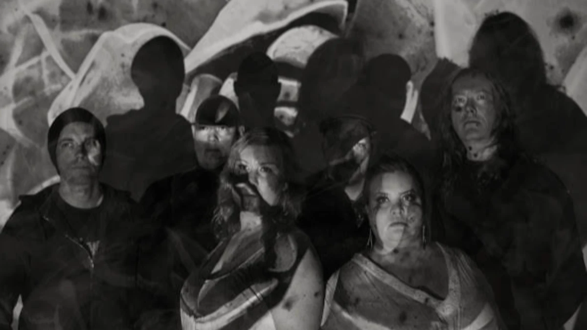A banda finlandesa de rock progressivo Kuumet lança o último single e videoclipe "Never Enough" de seu próximo álbum