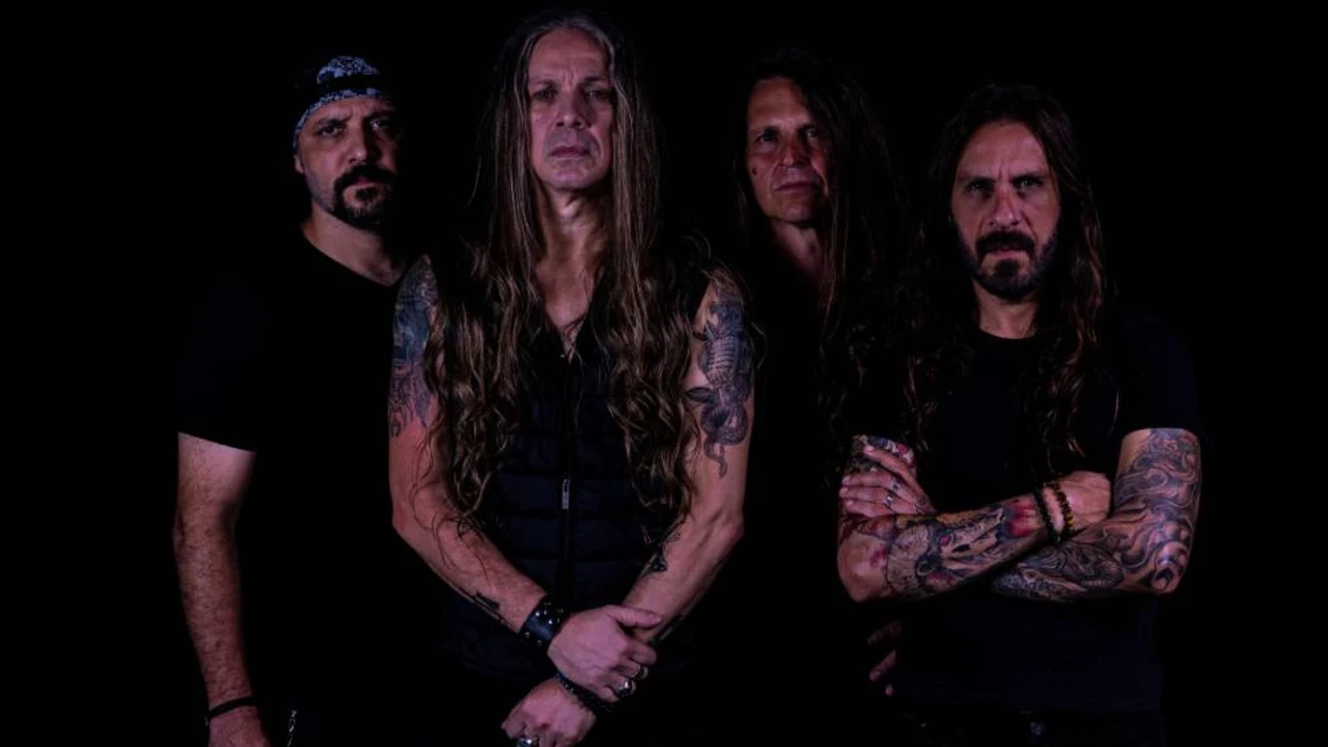 Sinistra revela novidades de seu segundo álbum na 49ª edição do Mariutti Team Zine