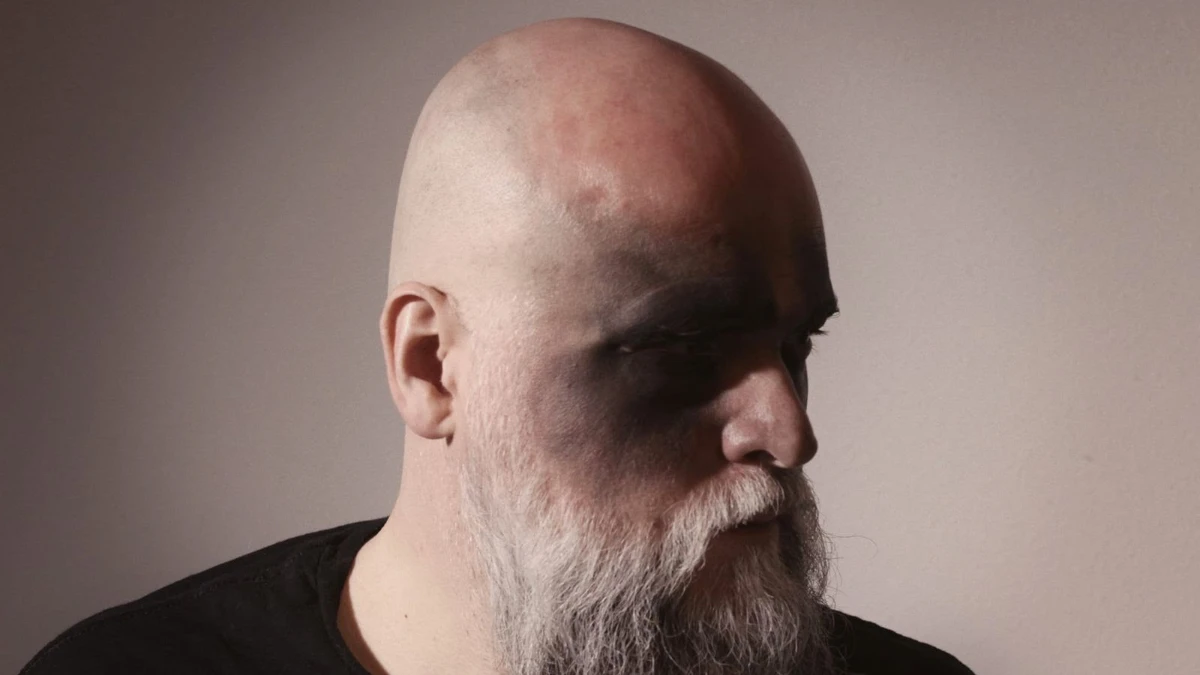 O projeto holandês de black metal atmosférico Beenkerver anunciou o lançamento de seu novo álbum, "Doodlot"