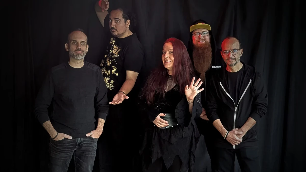 A banda suíça de rock progressivo STEREOPHRENICS, liderada por uma vocalista feminina, lança 'Paracosm 2.0' em todas as plataformas digitais