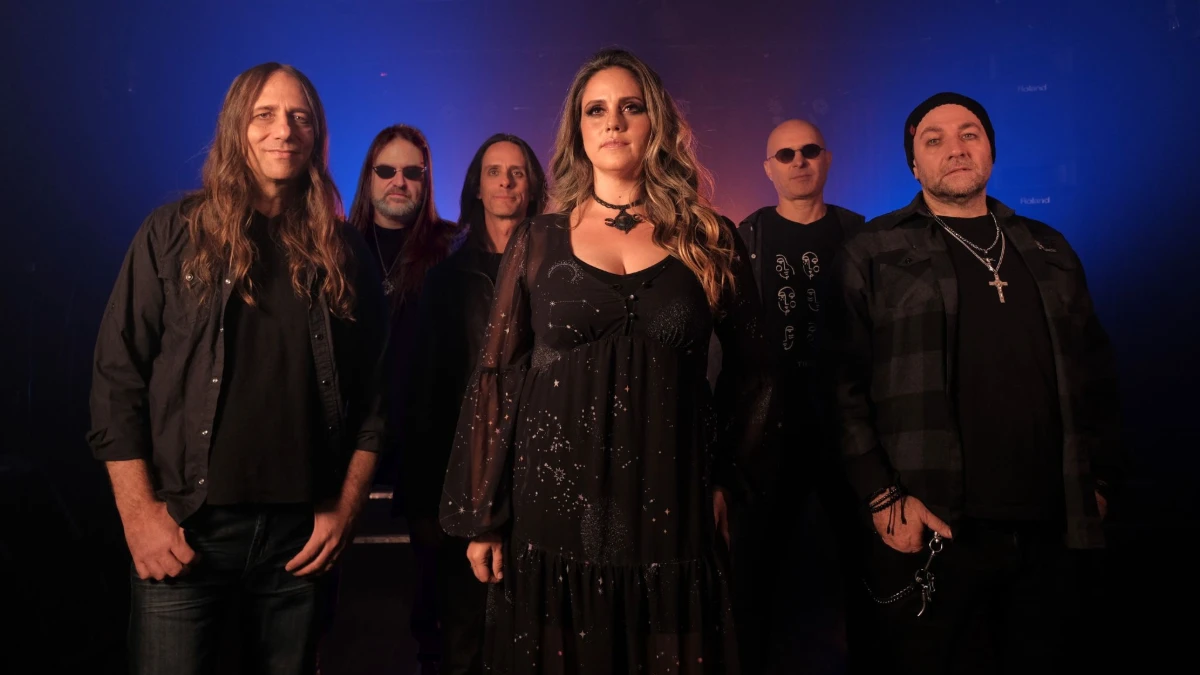 Twilight Aura lança segundo álbum em edição limitada de vinil